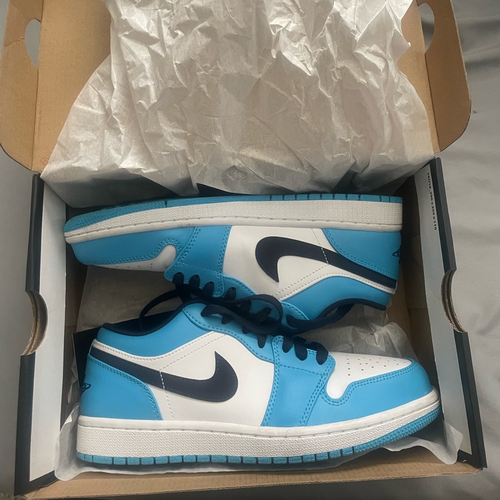 Air Jordan 1 low unc